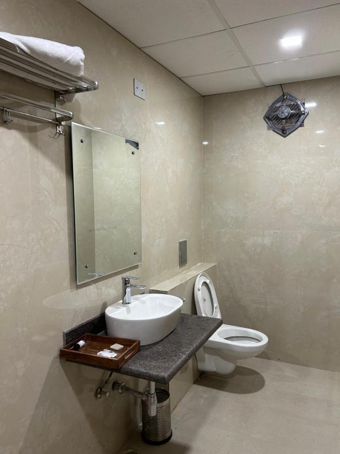 Roomquet Comfort Inn Allāhābād Junction Dış mekan fotoğraf