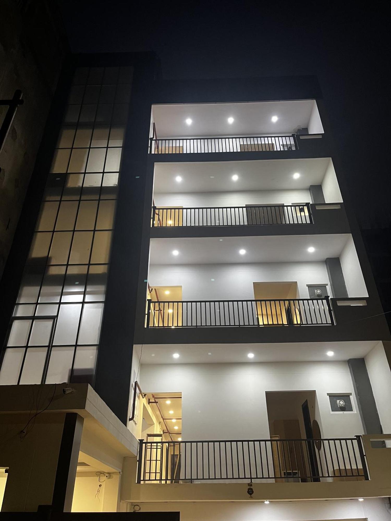 Roomquet Comfort Inn Allāhābād Junction Dış mekan fotoğraf